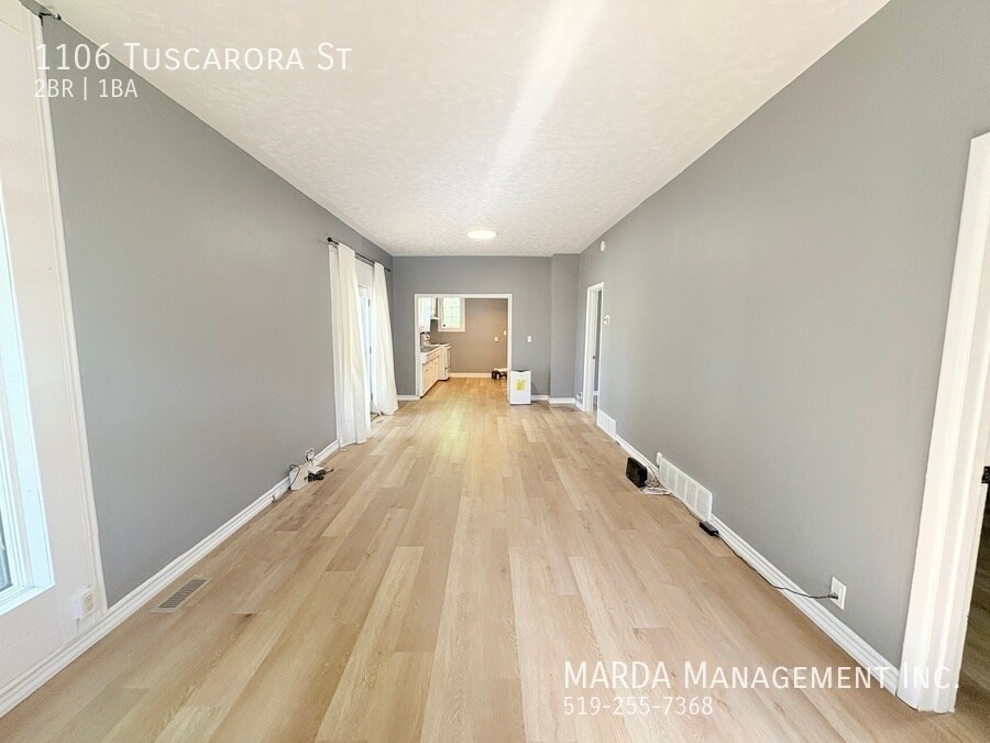 Photo principale - CHARMING 2 BED/1 BATH BUNGALOW - CORNER LO...