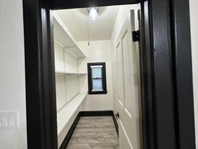 Foto del edificio - 633 W Chambers St