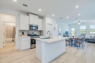 Building Photo - 802 Papaya Dr