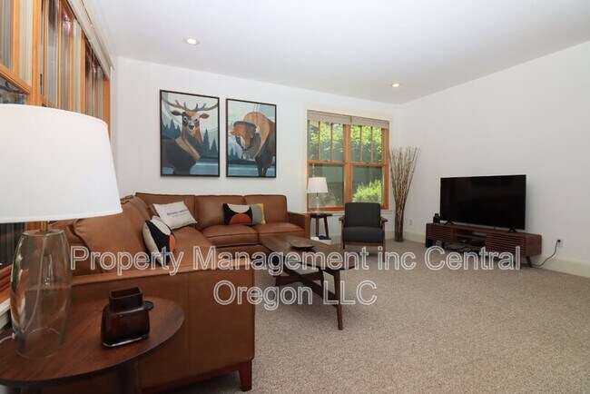 Foto del edificio - 577 W Jefferson Ave