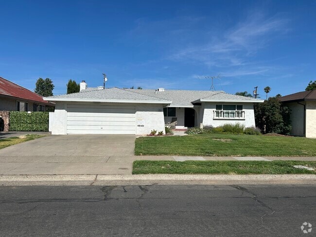 Building Photo - 4033 71st St