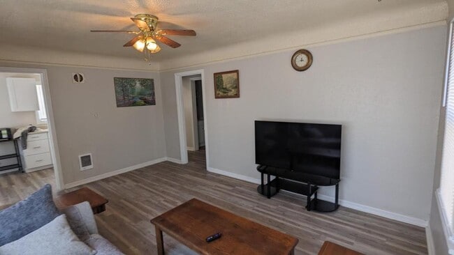 Building Photo - 1040 Howard St SE