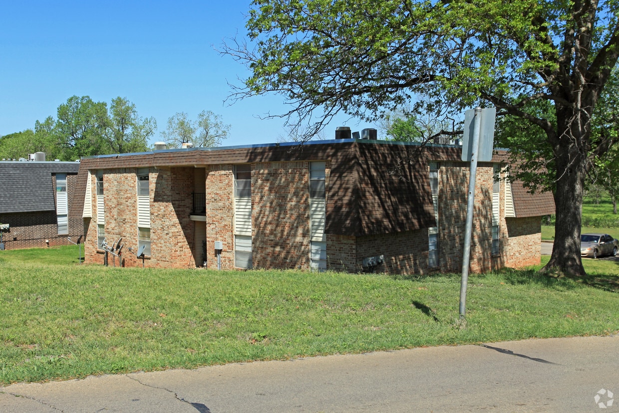 Building Photo - Westgate Apartments