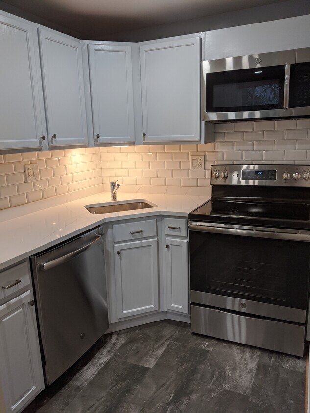 Newly Renovated Spacious Kitchen - 1780 N Troy St
