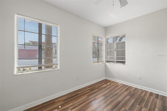 Building Photo - 311 Cedar St