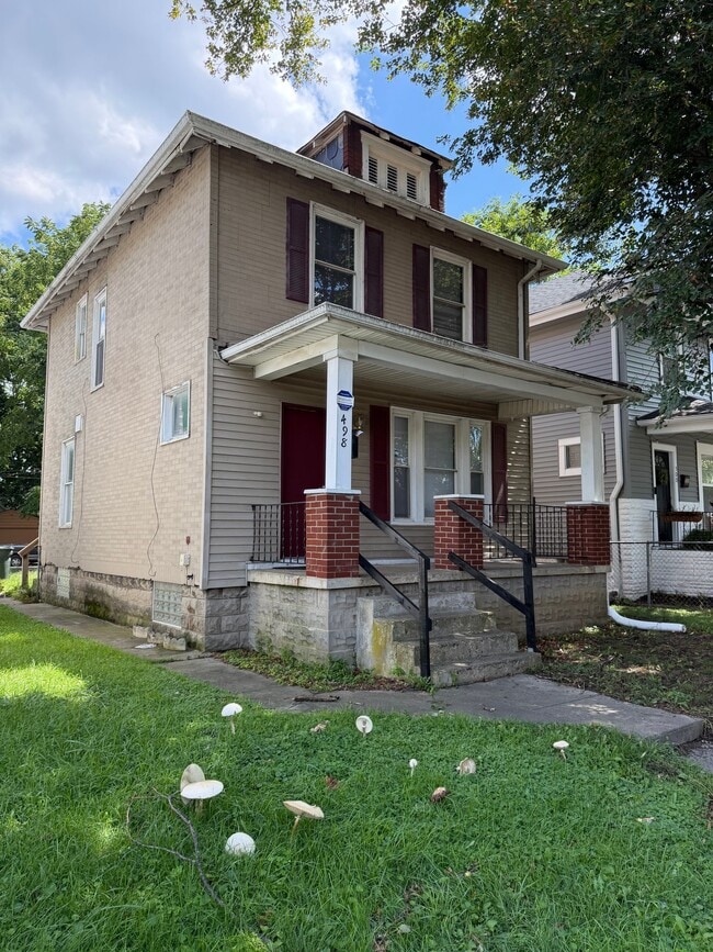 Building Photo - 498 S Warren Ave