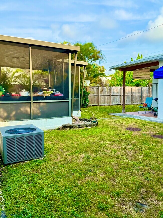 Foto del edificio - 4235 SW 14th St