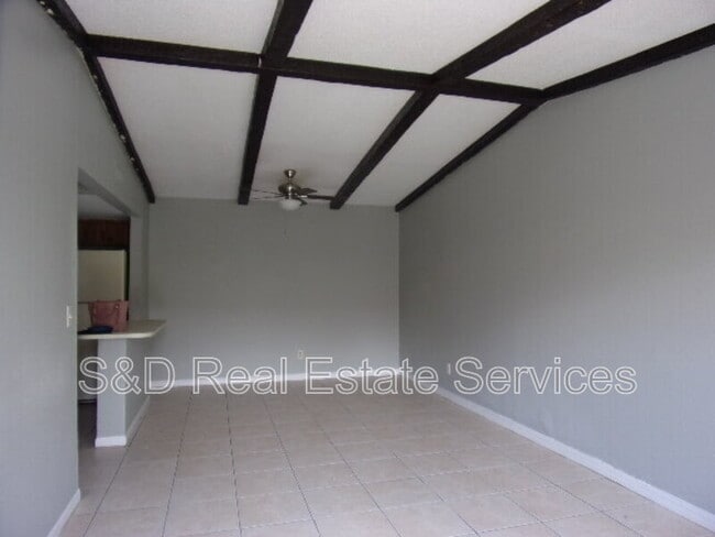 Foto del edificio - 3025 St Paul Dr