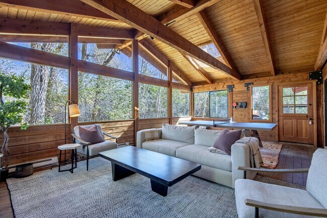 Building Photo - 529 Quaking Aspen Dr
