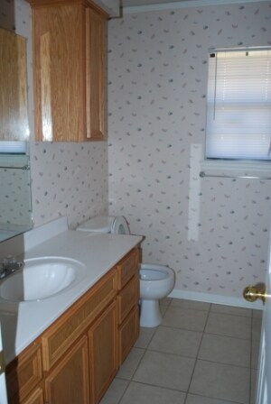 Building Photo - 910 Crymes Ln