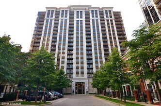 Building Photo - 1322 S Prairie Ave