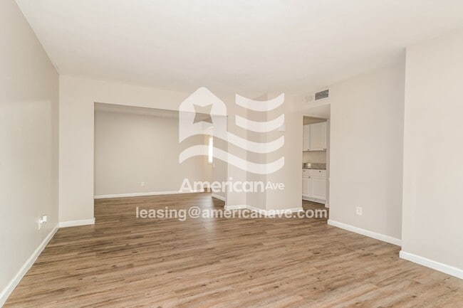 Foto del edificio - 11020 Linnell Dr