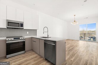 Building Photo - 1155 Custer Ave SE