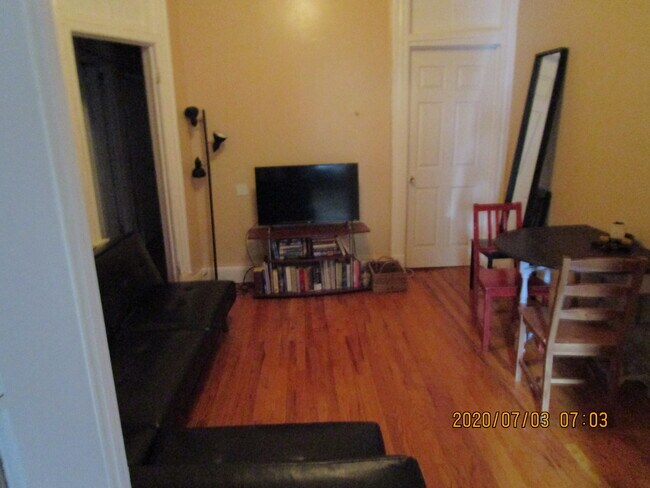 Living room - 92 Sterling Pl