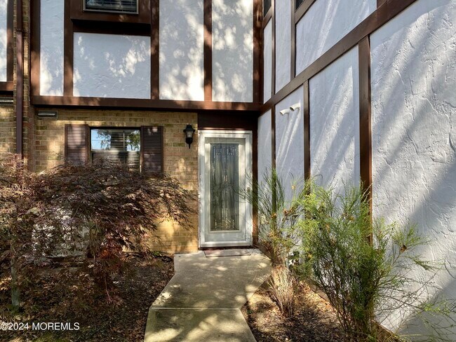 Building Photo - 34 Apple Dr