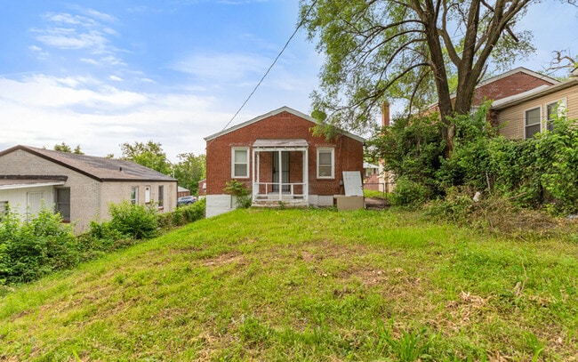 Building Photo - 831 Harlan Ave