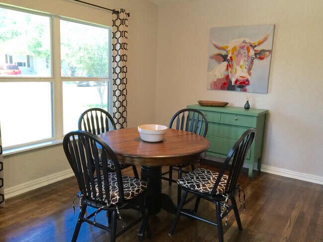 Dining area - 126 Jade Dr