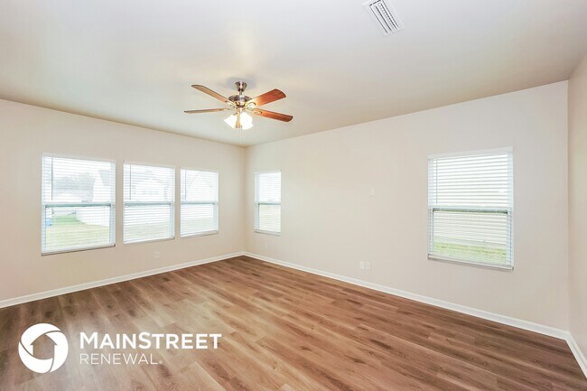 Building Photo - 12876 Mustang Dr