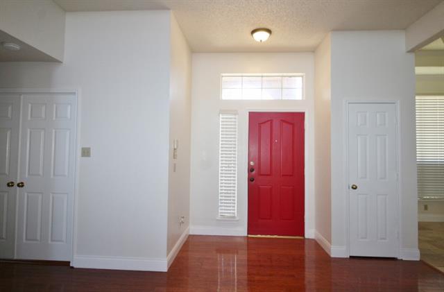 Building Photo - 517 Tate Dr