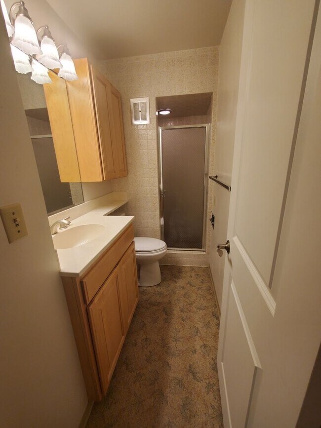 Foto del edificio - *Short Term 6 Mo Rental* Spacious 5 bedroo...