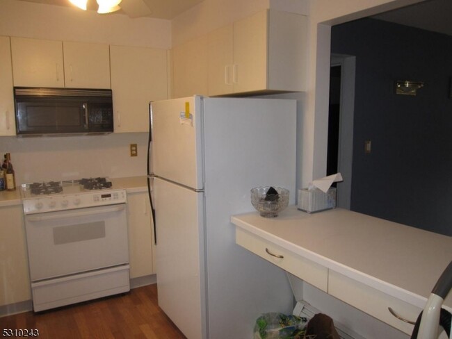 Building Photo - 43 Conforti Ave
