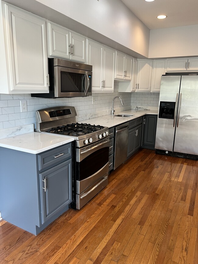 Kitchen - 626 N 37th St