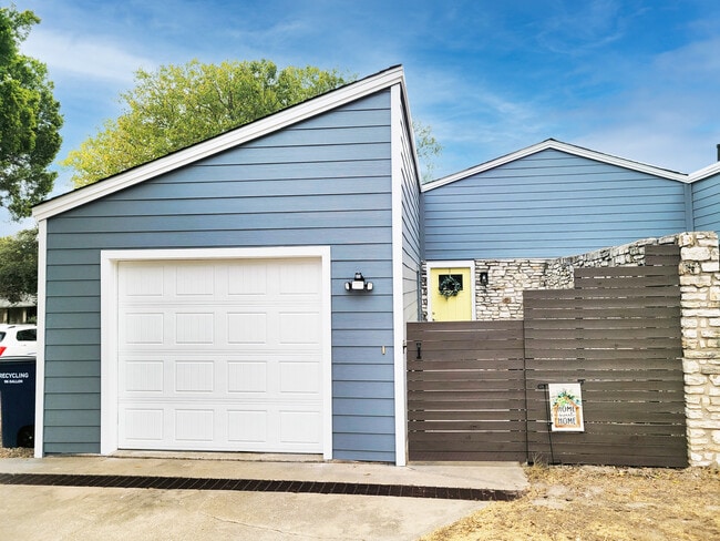 Foto del edificio - 920 Sirocco Dr