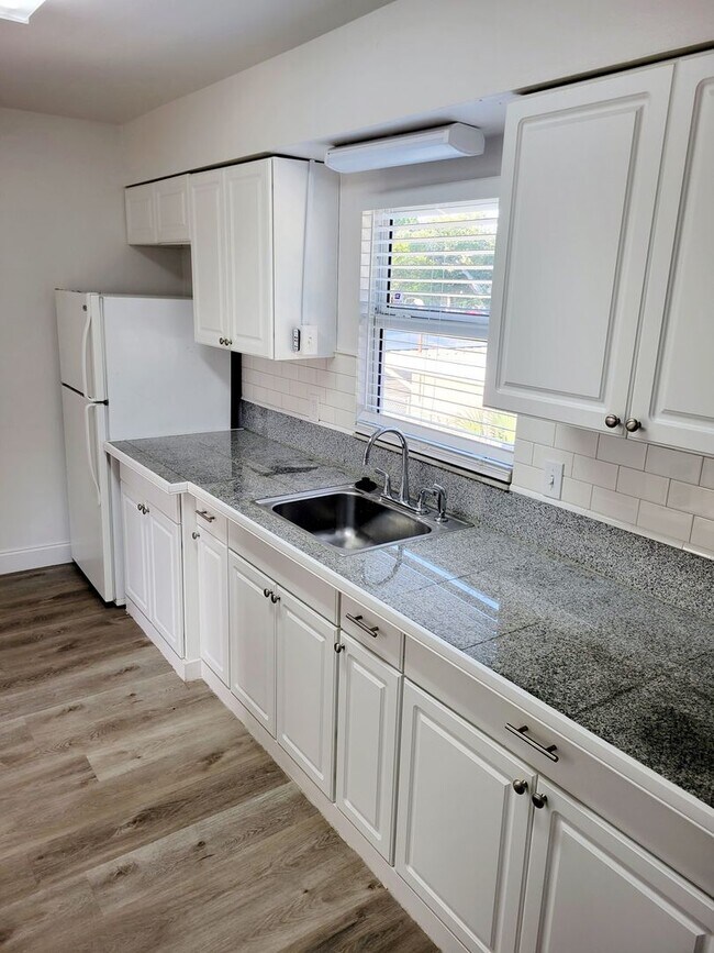 Foto del edificio - 4919 S. Renellie Drive