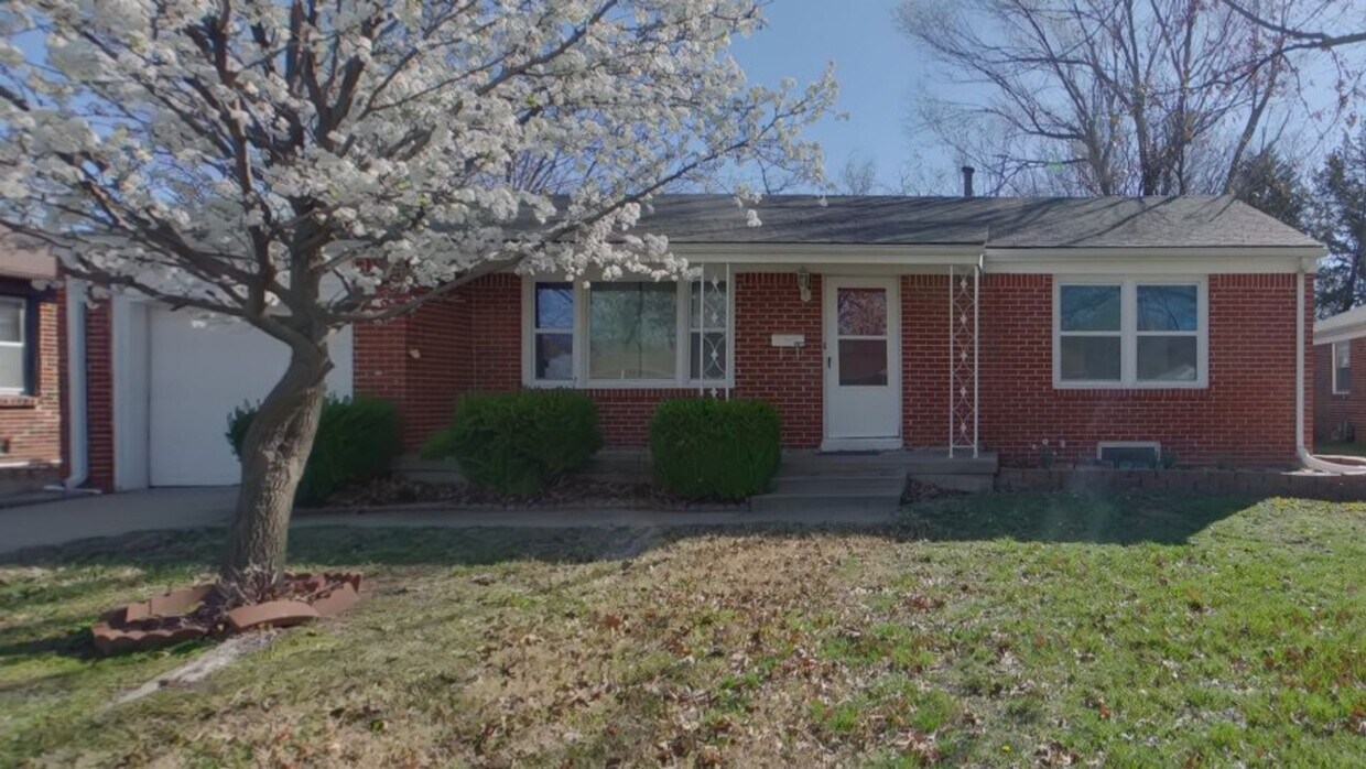 Primary Photo - 362 N Hillcrest