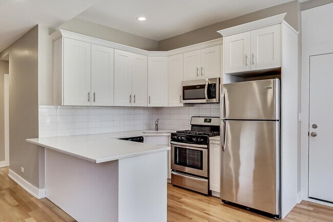 Building Photo - 1914 W Crystal St