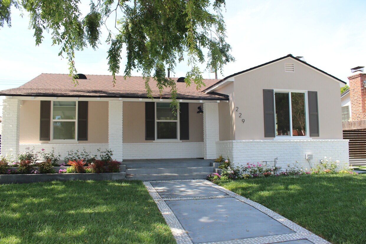 Primary Photo - 229 Jesse Ave