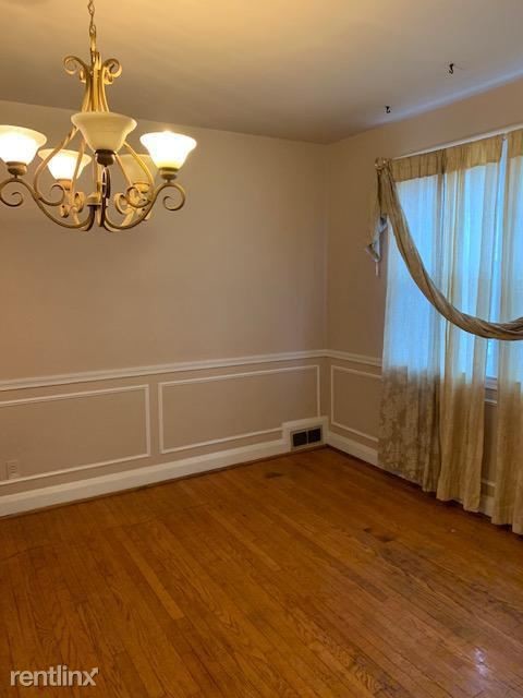 Building Photo - 3 br, 1.5 bath Townhome - 1537 Shadyside Rd
