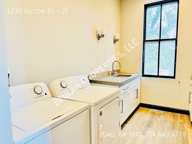 Foto del edificio - Newly Renovated 2BD/2BA in Walkable Soulard