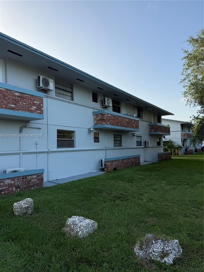Foto del edificio - 4450 SW 67th Ave