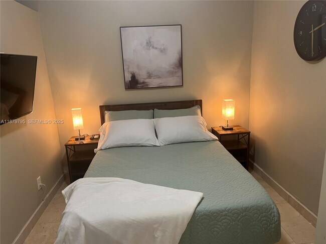 Foto del edificio - 1949 NE 179th St