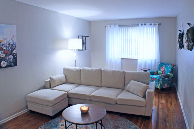 Building Photo - Bevo Apartments