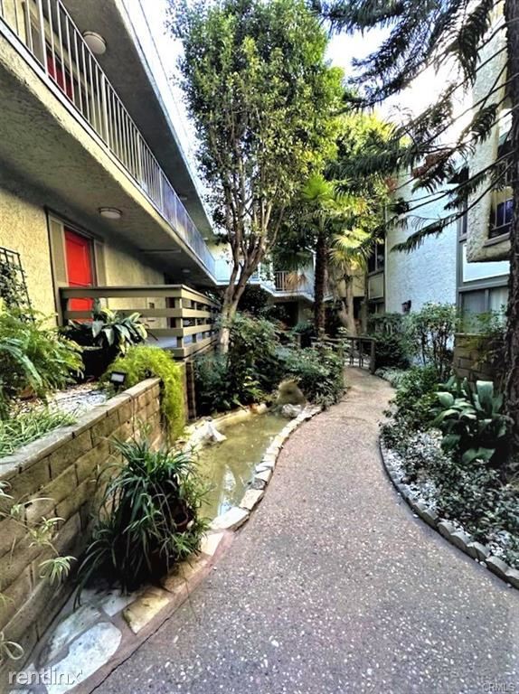 1 br, 1 bath Condo 4311 Colfax Ave Unit 114 Alquileres en Los