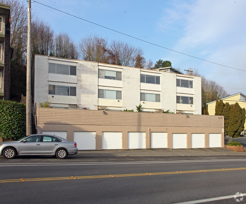 Building Photo - Halladay Court Apartments