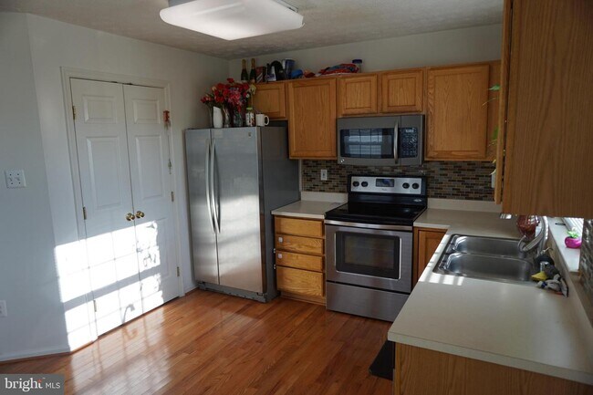 Building Photo - 4512 Vermeer Ct