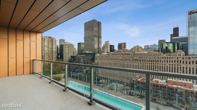 Building Photo - 3 br, 2 bath Condo - 330 W Illinois St,