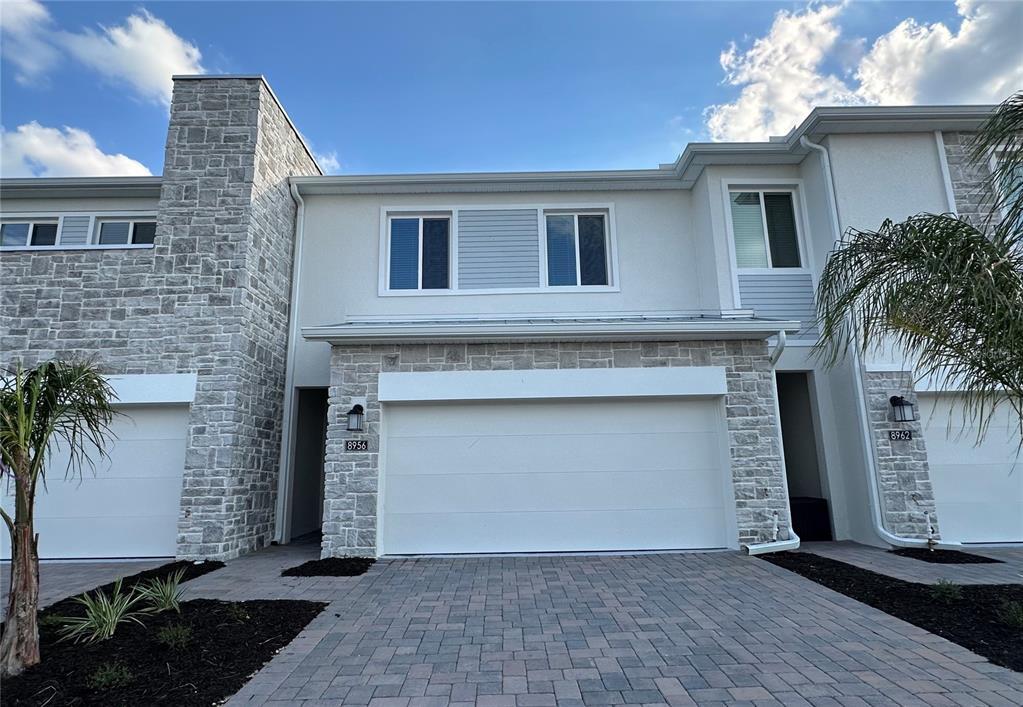 Foto principal - 8956 Swing Ln