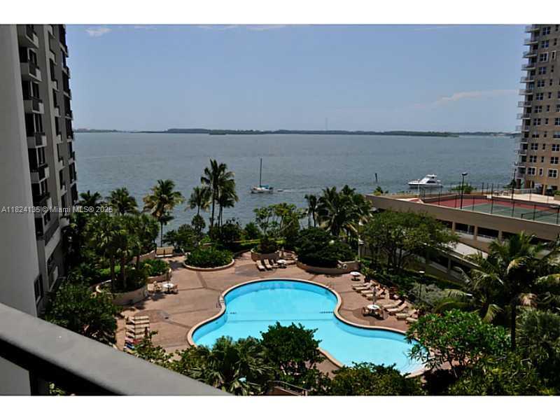 Primary Photo - 520 Brickell Key Dr