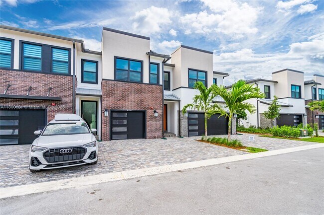 Foto del edificio - 8353 NW 7th Pl