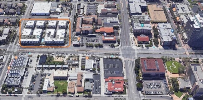 Building Photo - 411 S Anaheim Blvd