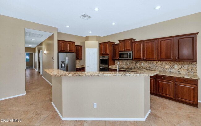 Foto del edificio - 17651 W Ironwood St