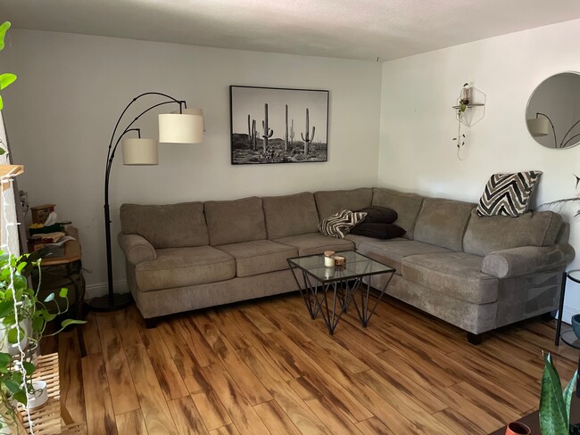 Building Photo - 105 Springwood Square