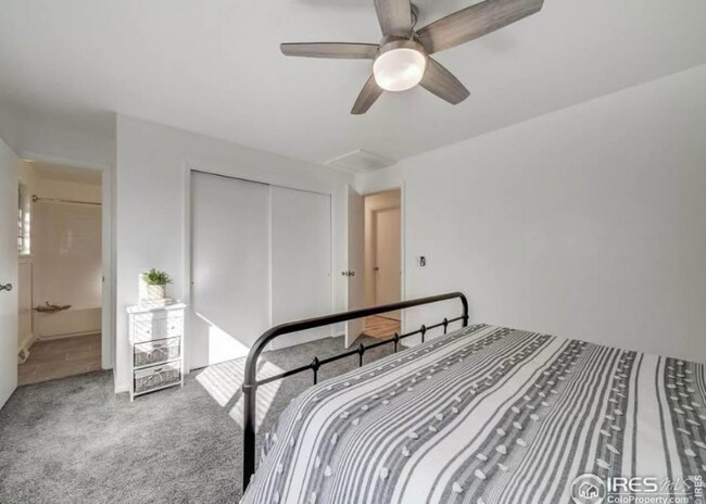 Foto del edificio - 8301 Chase Dr