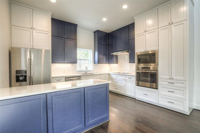 Foto del edificio - 7730 Jacquelyn Oaks Rd