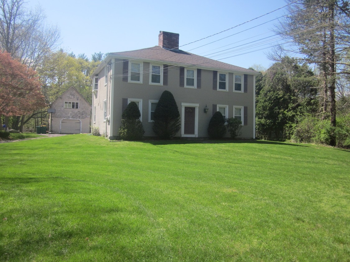357 Bay Rd, Easton, MA 02356 Apartments in Easton, MA