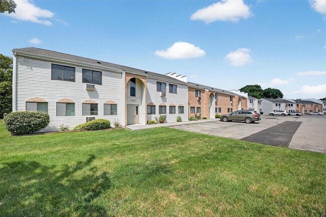 Building Photo - 16 Scarborough Ln